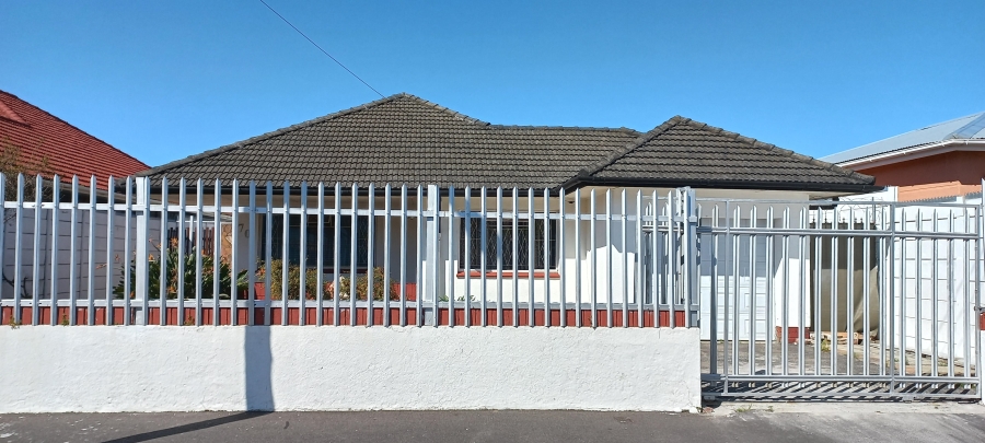 To Let 3 Bedroom Property for Rent in Lansdowne Western Cape